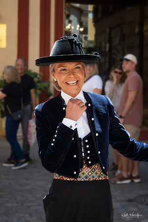 Equestrian (a Grace Kelly look-alike) at Barrio Santa Cruz, Seville