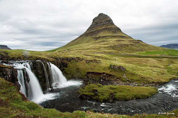 Kirkjufellfoss (waterfalls) and Kirkjufell (church mountain)